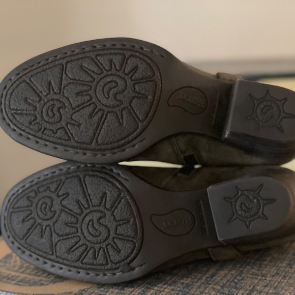 Born Carmel Harness Green Suede Ankle Boots, size 7.5 - Picture 3 of 3